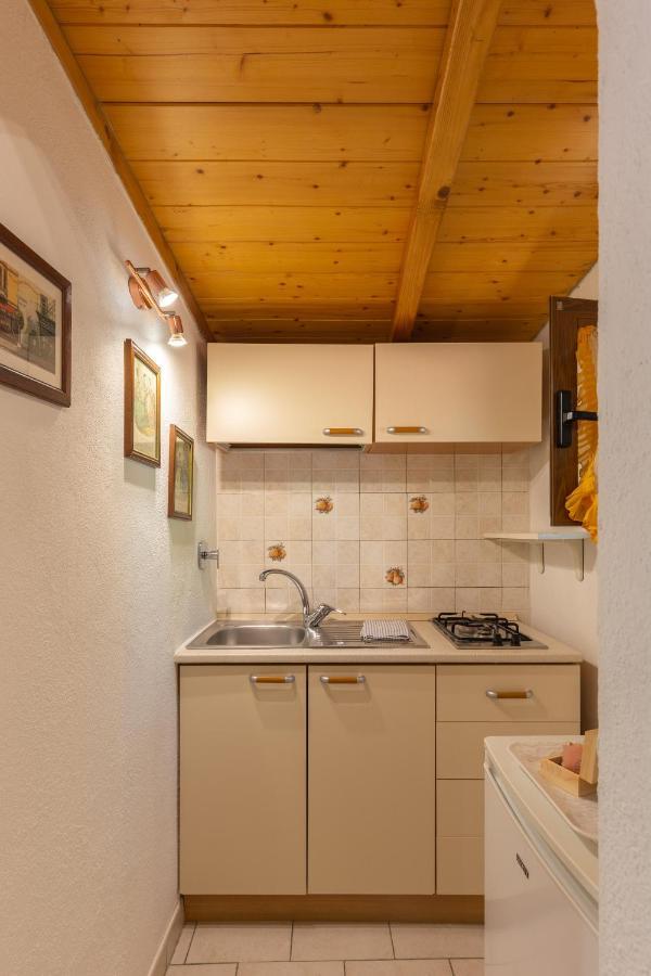 Elbaloves Appartaments Villa カポリーヴェリ エクステリア 写真