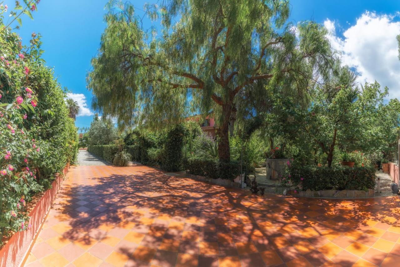 Elbaloves Appartaments Villa カポリーヴェリ エクステリア 写真